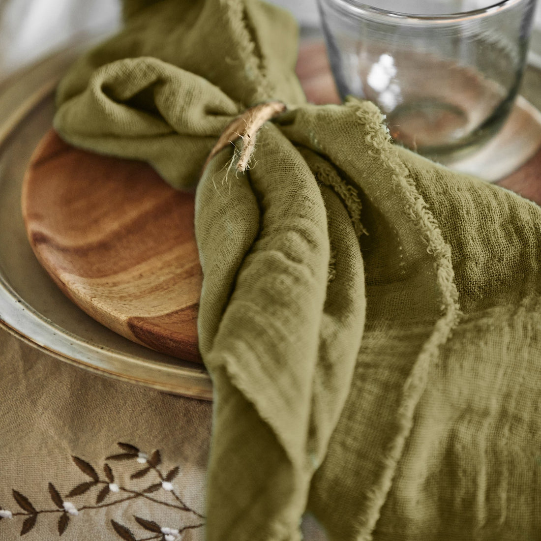 100% COTTON DOUBLE WEAVE NAPKIN WITH FRAYED EDGE | DUSTY CHALK GREEN