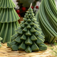 GREEN CHRISTMAS TREES SOY WAX CANDLE | SANDALWOOD & AMBER