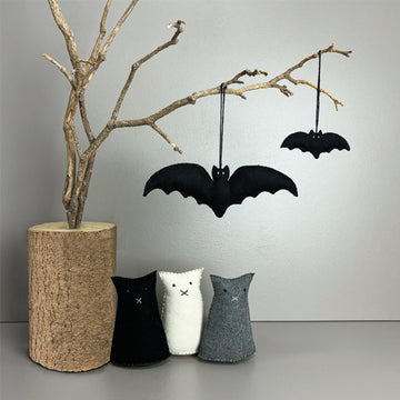 BLACK FELT BAT | SMALL