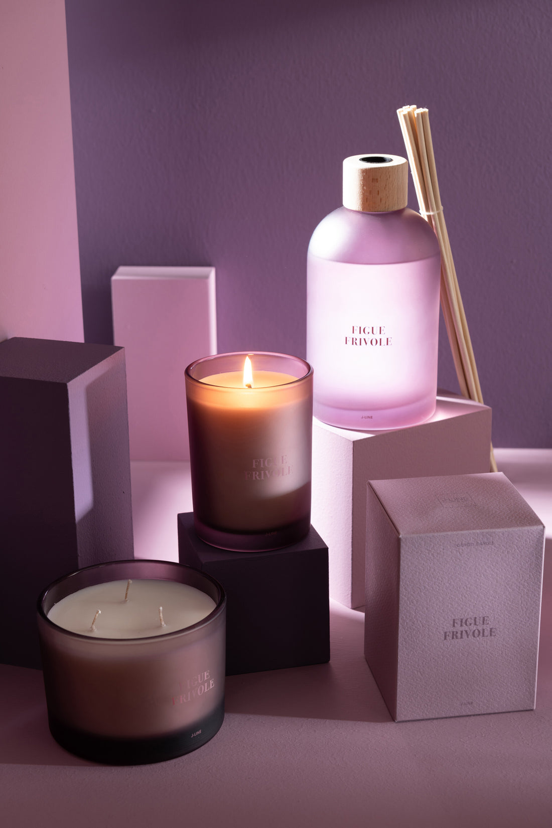 SCENTED CANDLE IN FROSTED GLASS |  FIGUE FRIVOLE