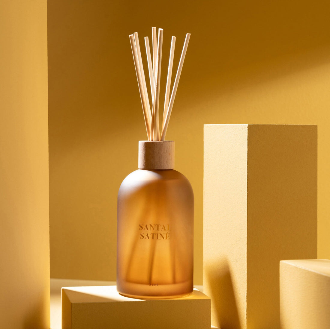 REED DIFFUSER IN FROSTED GLASS BOTTLE |  SANTAL SATINE