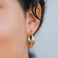 SCULPTURAL WIDE HOOP EARRINGS | GOLD