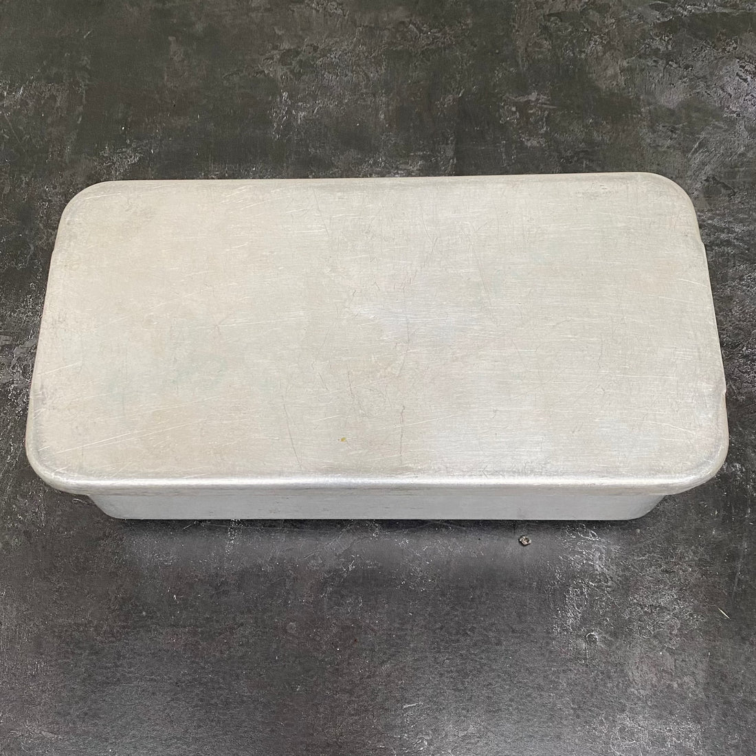 VINTAGE 1940'S GRUNDY ALUMINIUM DINNER TRAY | LOAF TIN B