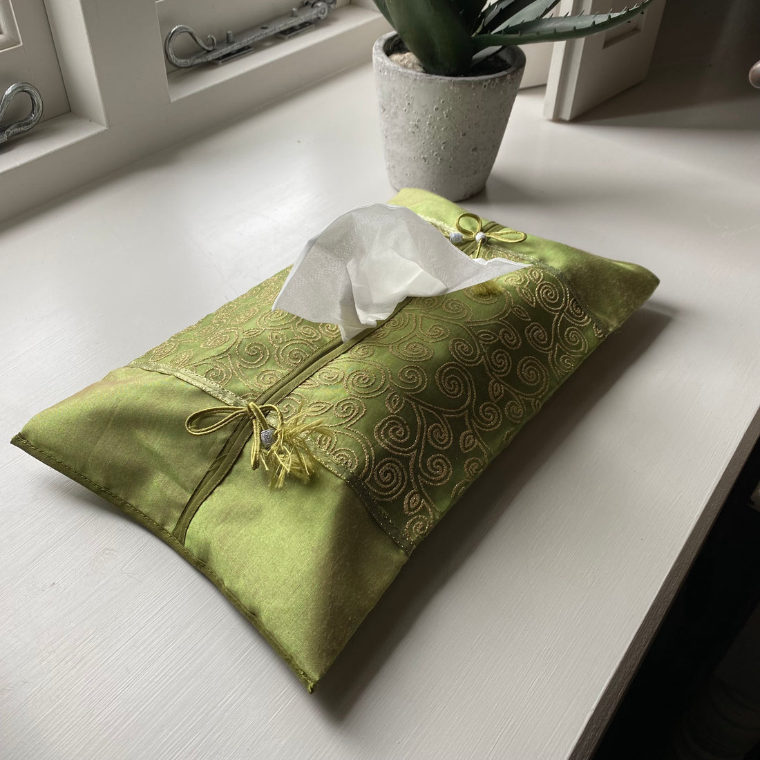 SILK TISSUE BOX COVER