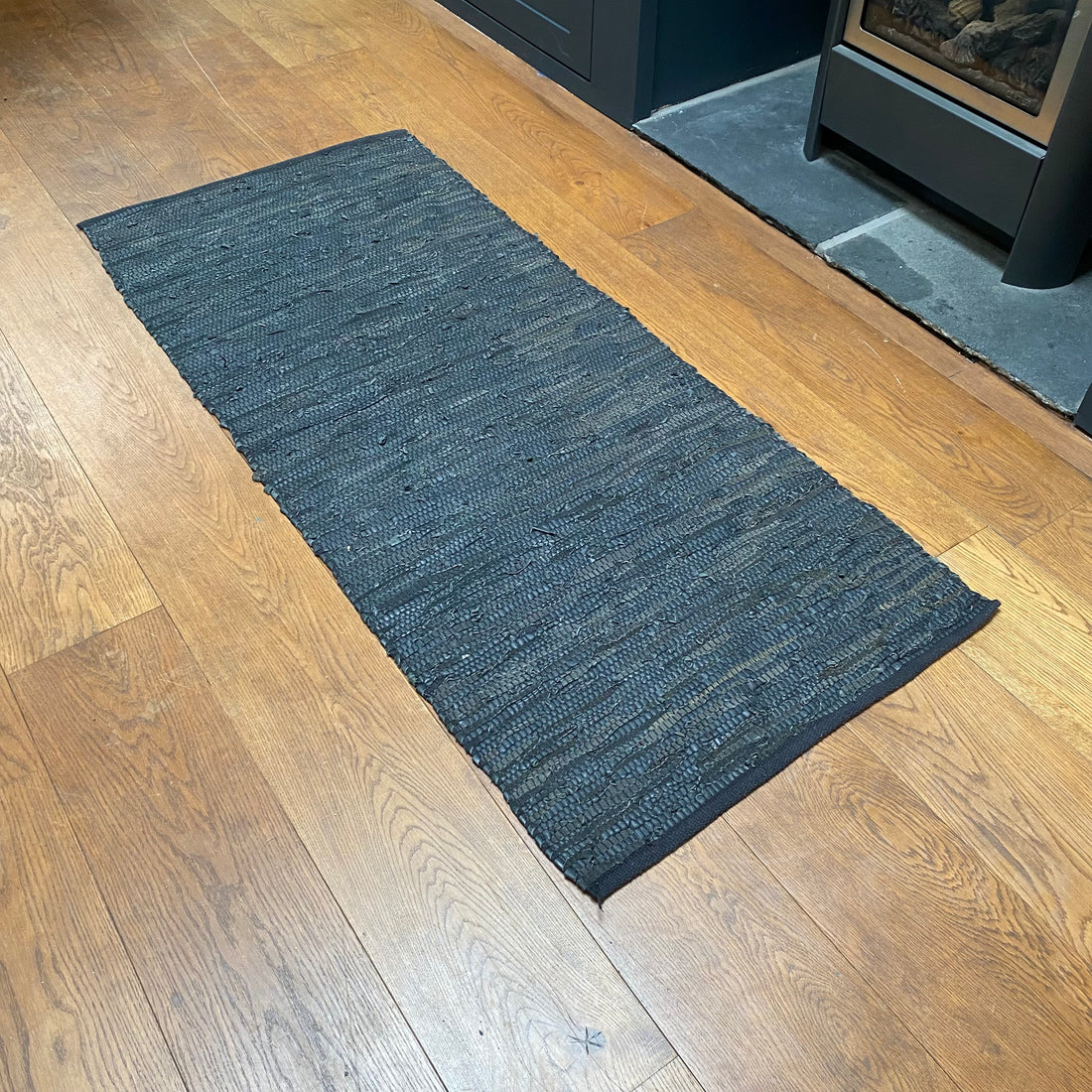 LONG BLACK LEATHER RUNNER