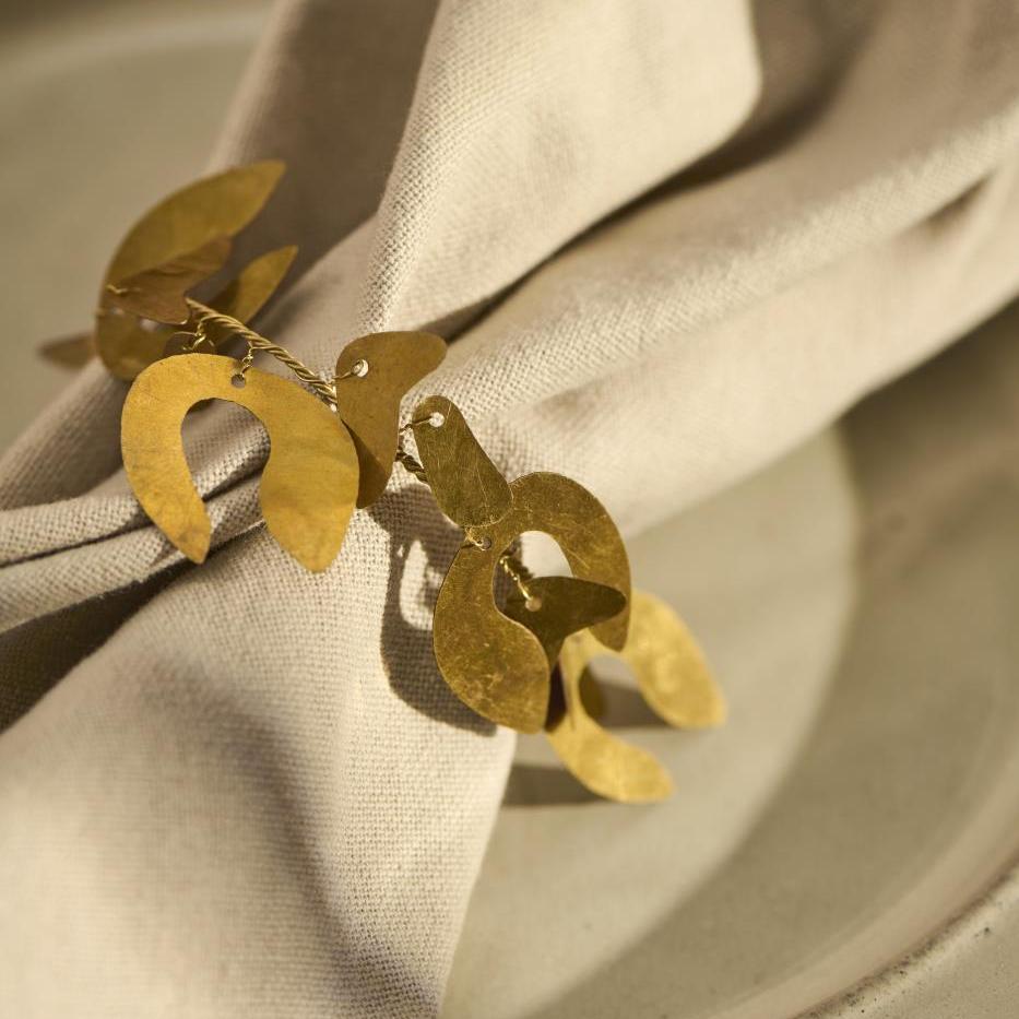 BRASS LEAF MISTLETOE NAPKIN RING