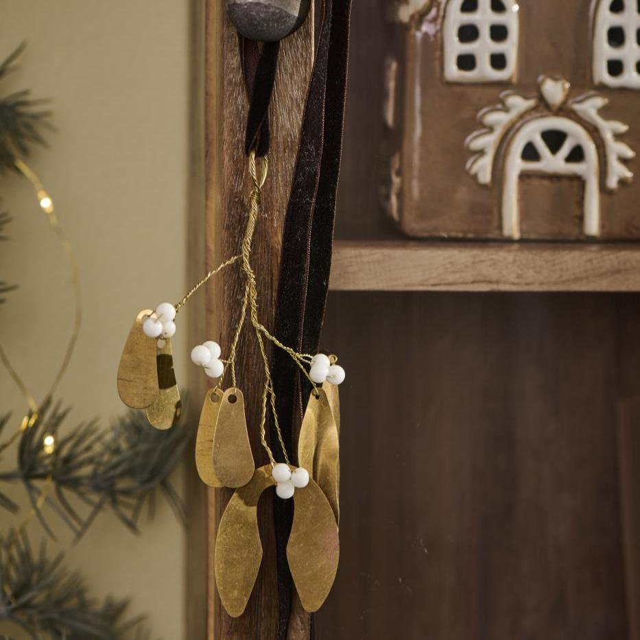 BRASS LEAF AND WHITE BEAD MISTLETOE DECORATION