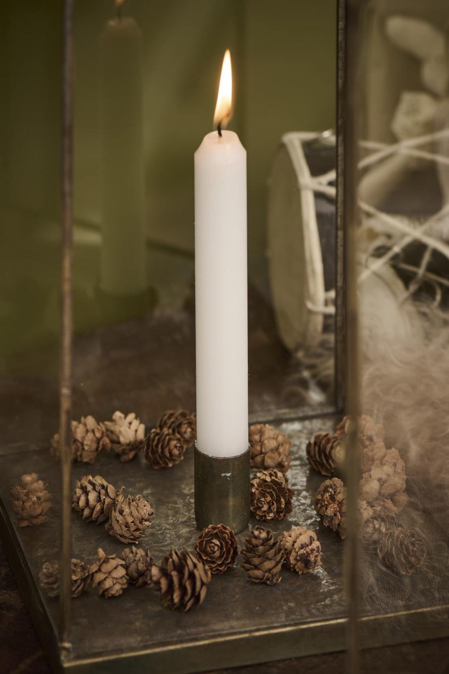 MAGNETIC SINGLE CANDLE HOLDER | BRASS