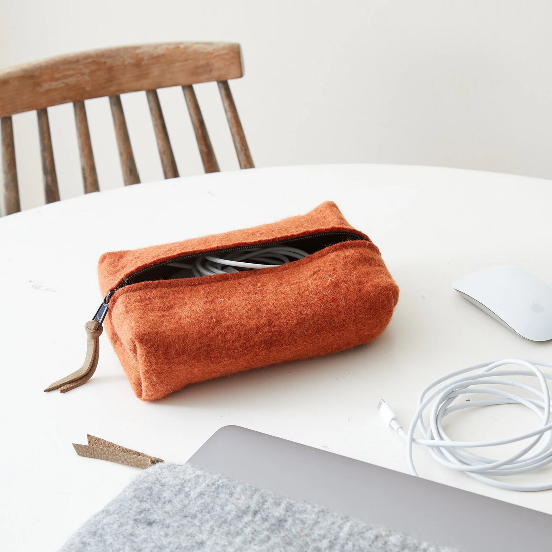 BIDYUT BOXY FELT POUCH DESK TIDY