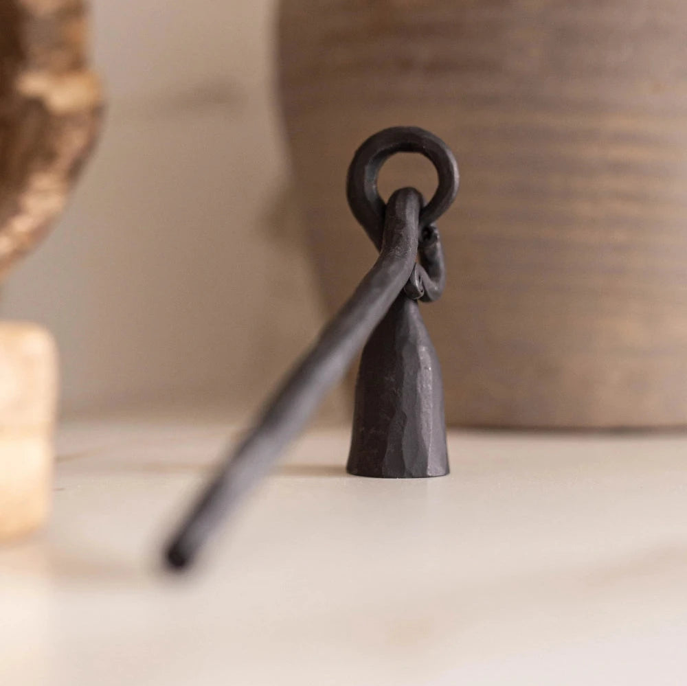 BLACK IRON CANDLE SNUFFER