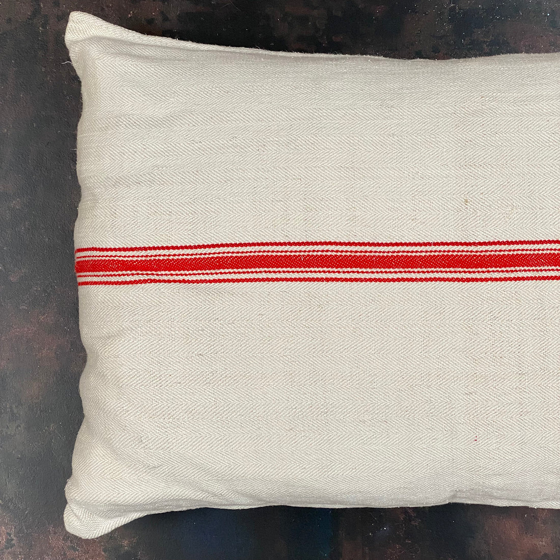 LONG GRAINSACK CUSHION | RED FIVE STRIPE