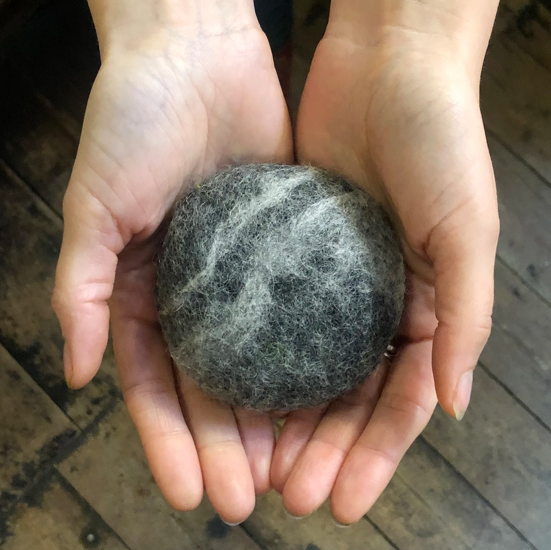 NATURAL WOOL FELTED SOAP PEBBLE