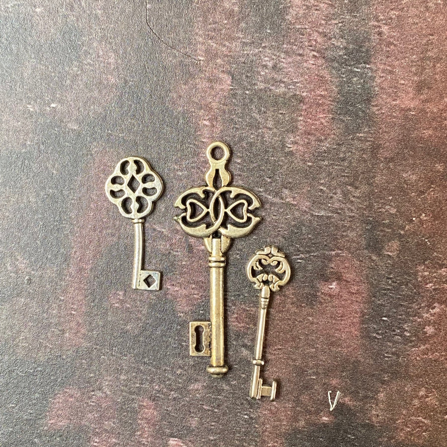 SET 4 METAL CHARMS | KEYS